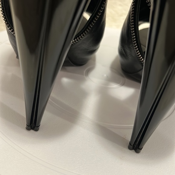 EEUC Alexander McQueen Black Leather Skull Peep-Toe Ankle Boots Size 36.5 (6.5) - Picture 9 of 12